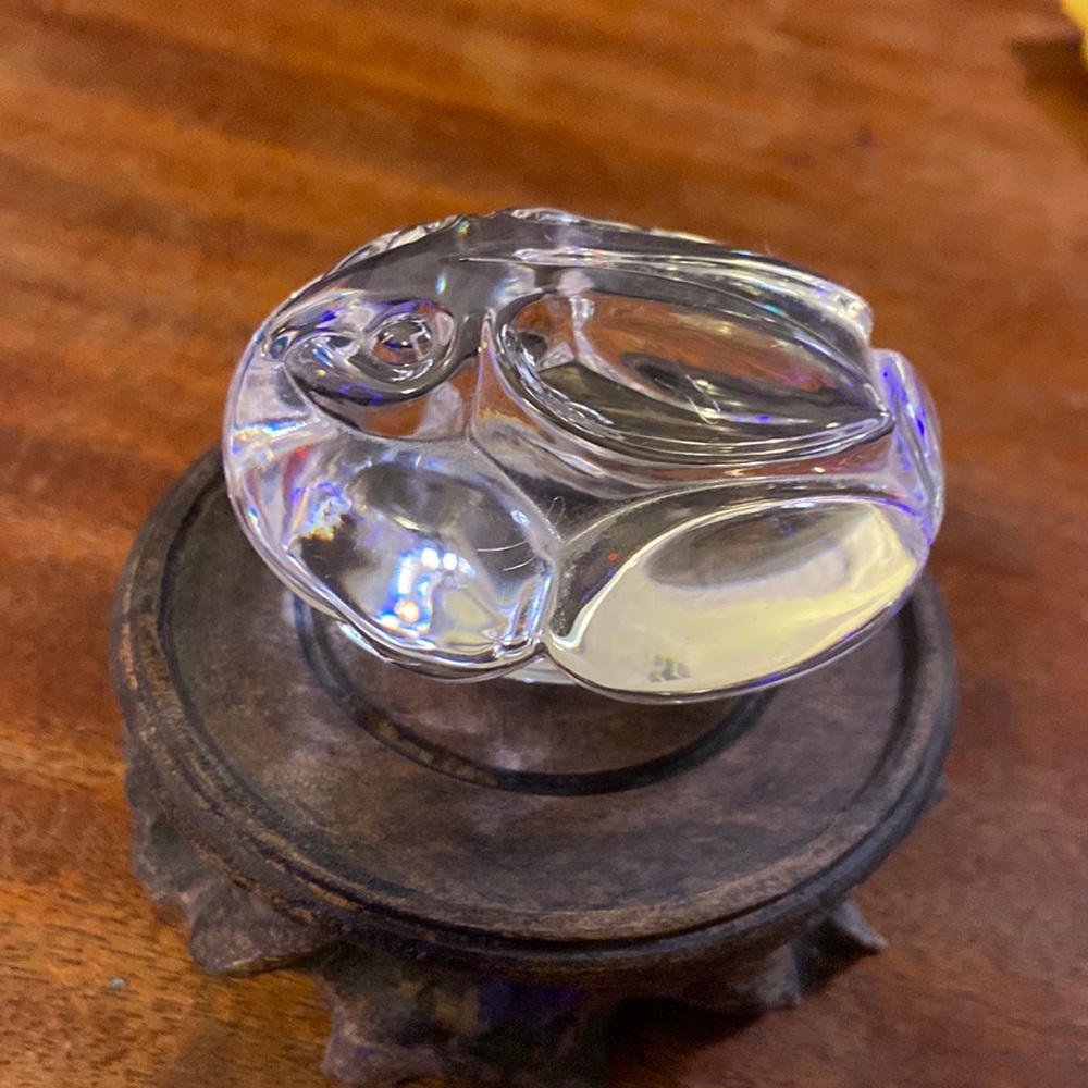 This listing is for a lovely Steuben crystal rabbit hand cooler or paperweight.